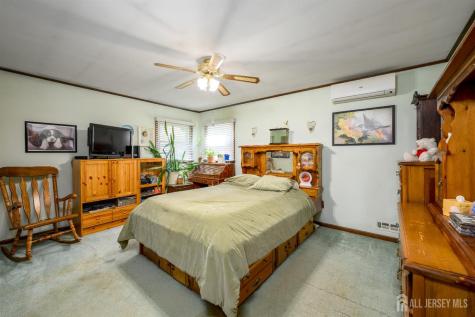 144 Garden Terrace Edison NJ 08817