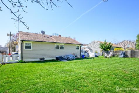 144 Garden Terrace Edison NJ 08817