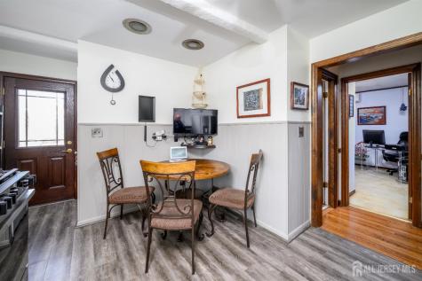 144 Garden Terrace Edison NJ 08817
