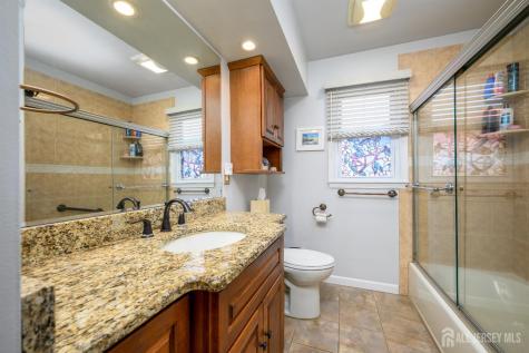144 Garden Terrace Edison NJ 08817