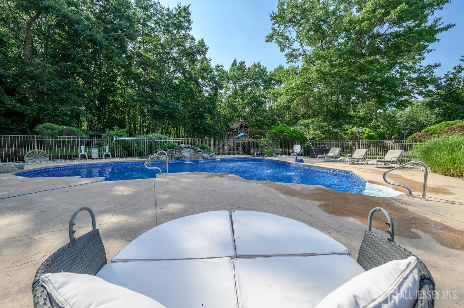 9 Country Road Jackson NJ 08527