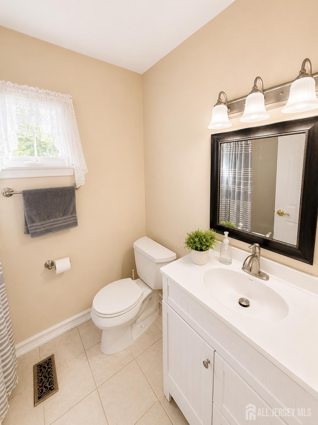 904 Nantucket Court Toms River NJ 08753