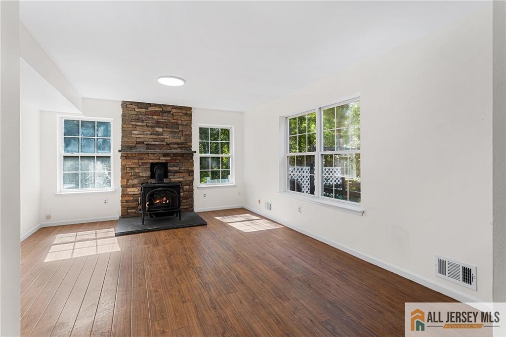 569 Buttonwood Drive Jackson NJ 08527