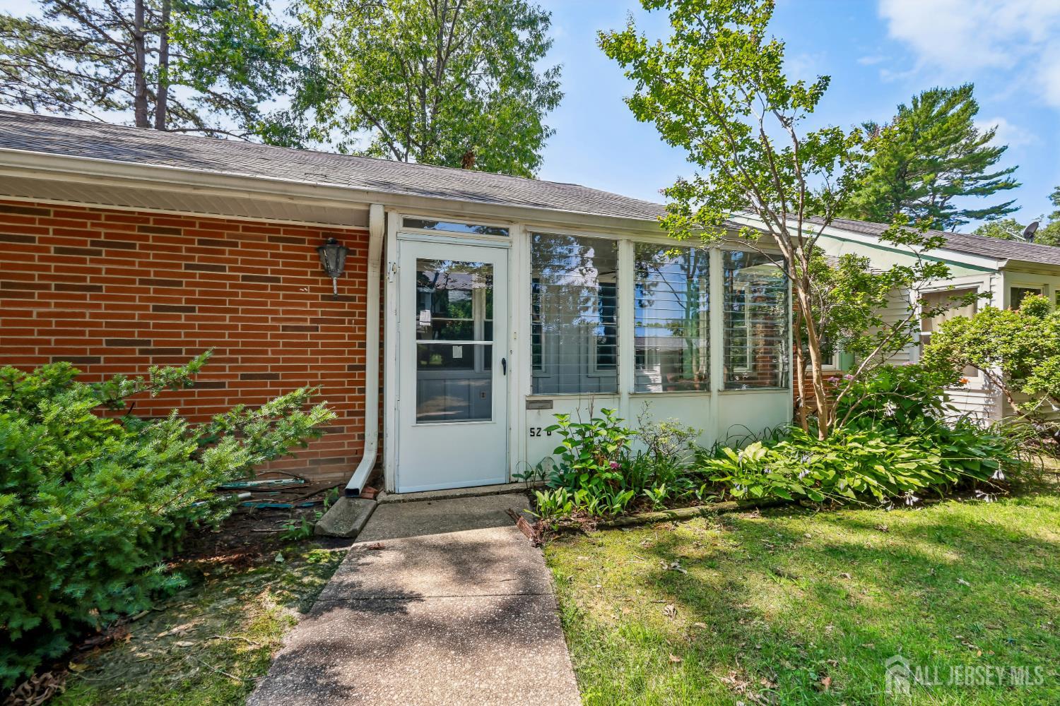 52 Cambridge Court Lakewood NJ 08701