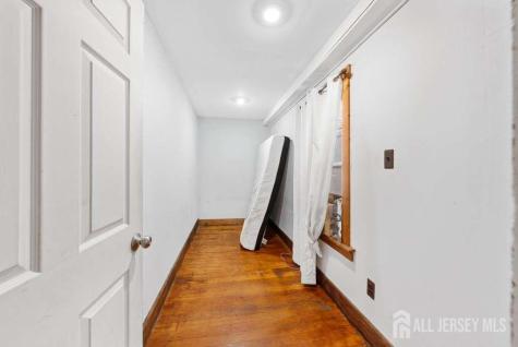88 Woodbridge Avenue Sewaren NJ 07077