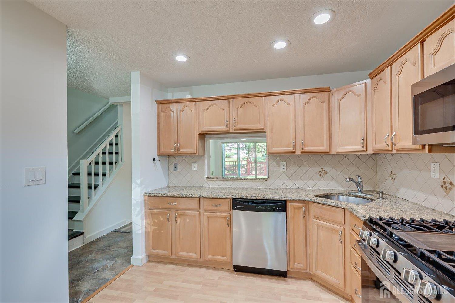 5 Pear Tree Lane Franklin NJ 08823