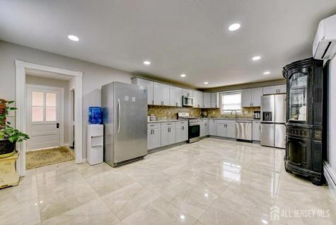 41 Lincoln Avenue Jamesburg NJ 08831