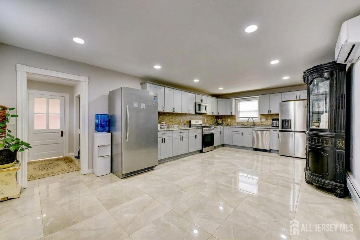 41 Lincoln Avenue Jamesburg NJ 08831