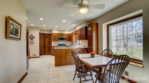 8 Sherman Court Manalapan NJ 07726