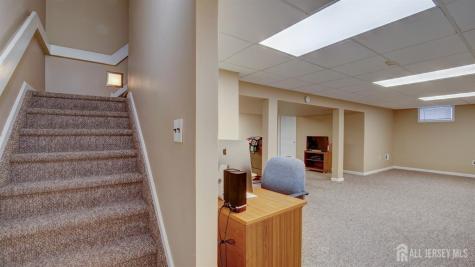 8 Sherman Court Manalapan NJ 07726