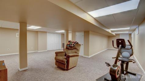 8 Sherman Court Manalapan NJ 07726