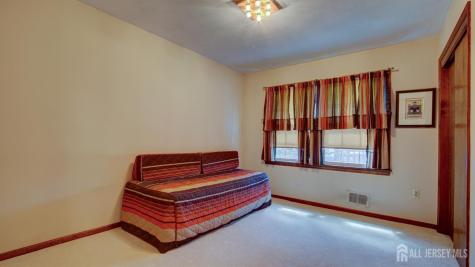 8 Sherman Court Manalapan NJ 07726