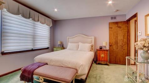 8 Sherman Court Manalapan NJ 07726