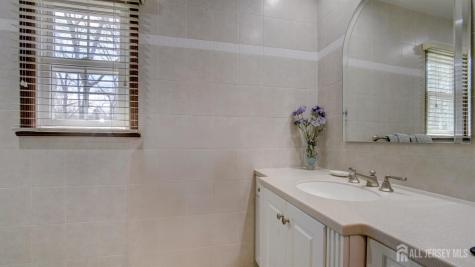 8 Sherman Court Manalapan NJ 07726