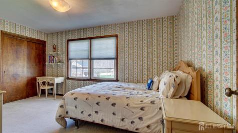 8 Sherman Court Manalapan NJ 07726