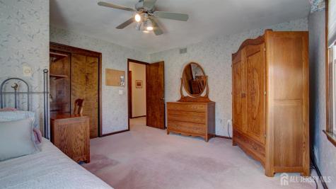 8 Sherman Court Manalapan NJ 07726