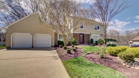 8 Sherman Court Manalapan NJ 07726