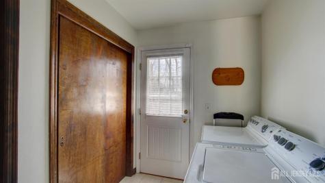 8 Sherman Court Manalapan NJ 07726