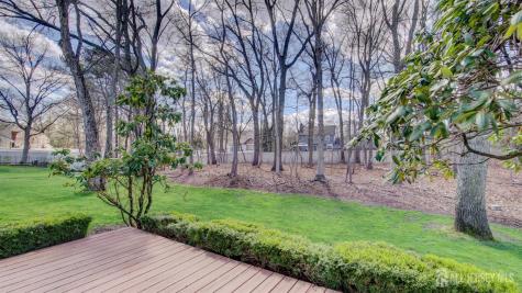 8 Sherman Court Manalapan NJ 07726