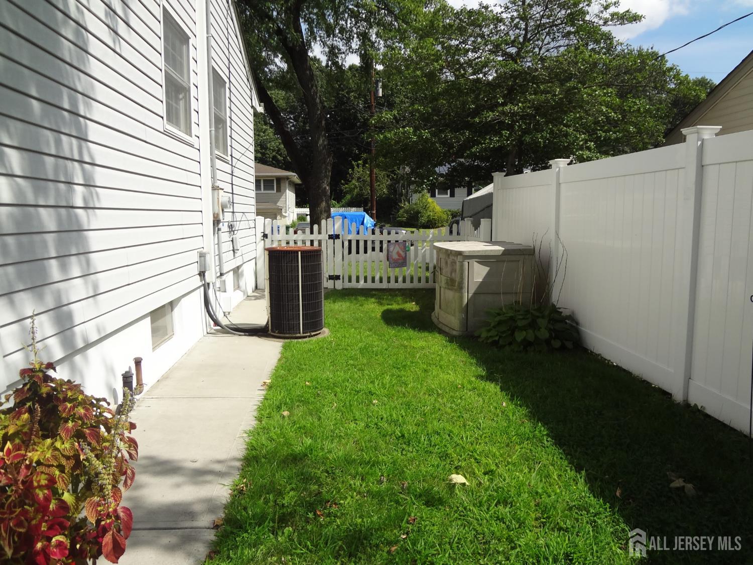 4 Wilbur Terrace Sayreville NJ 08872