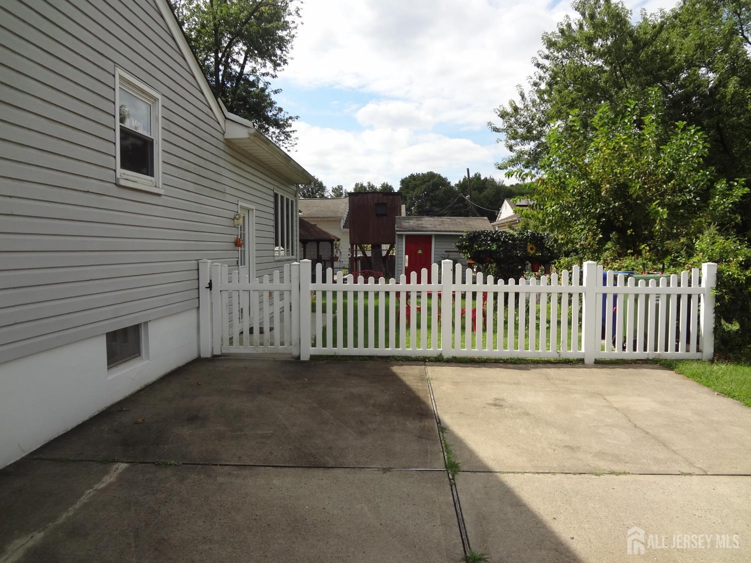 4 Wilbur Terrace Sayreville NJ 08872