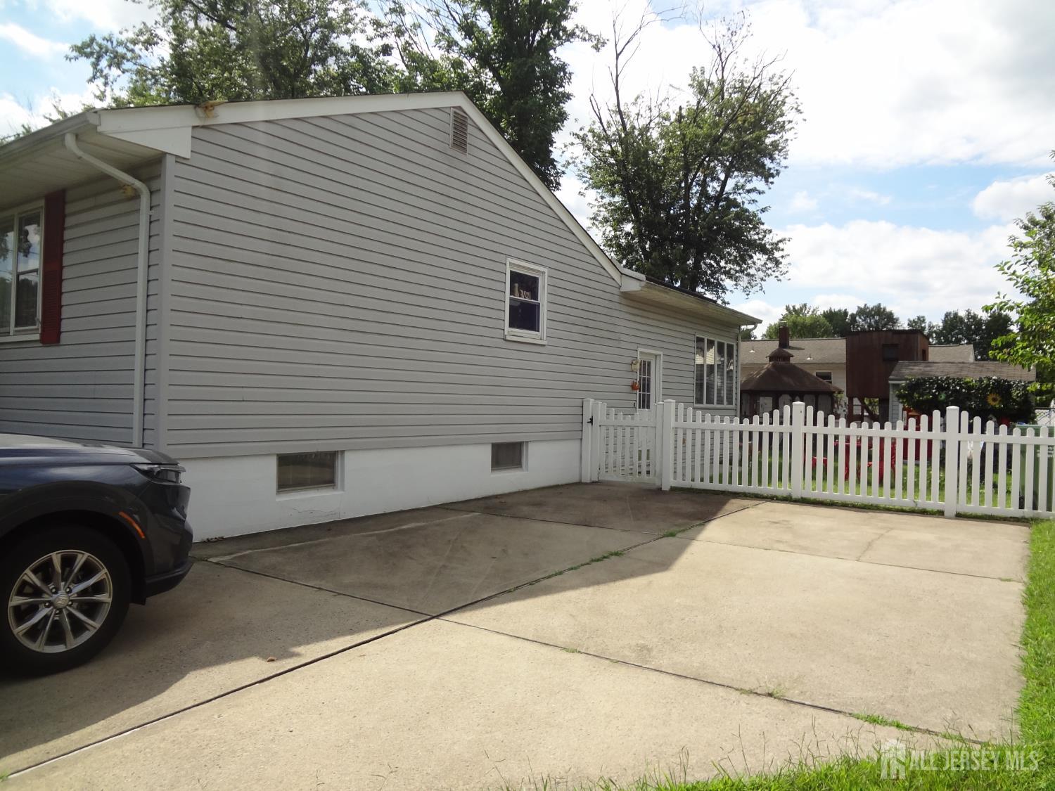 4 Wilbur Terrace Sayreville NJ 08872
