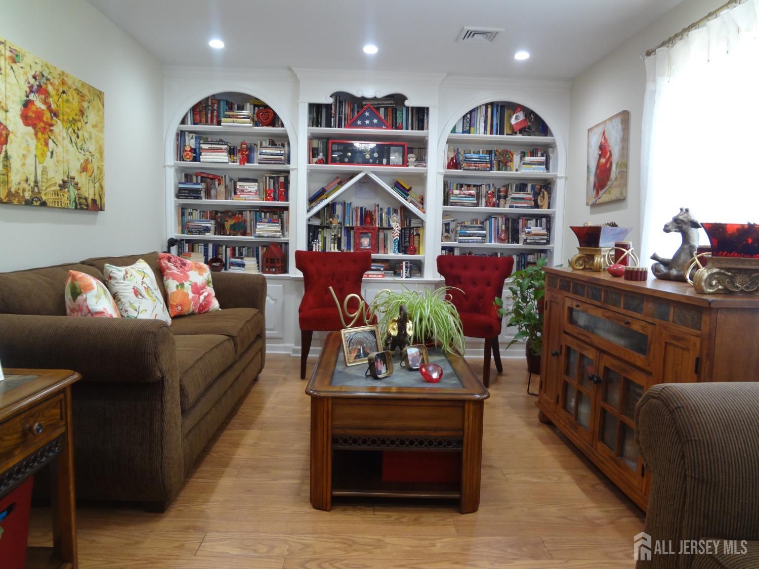 4 Wilbur Terrace Sayreville NJ 08872