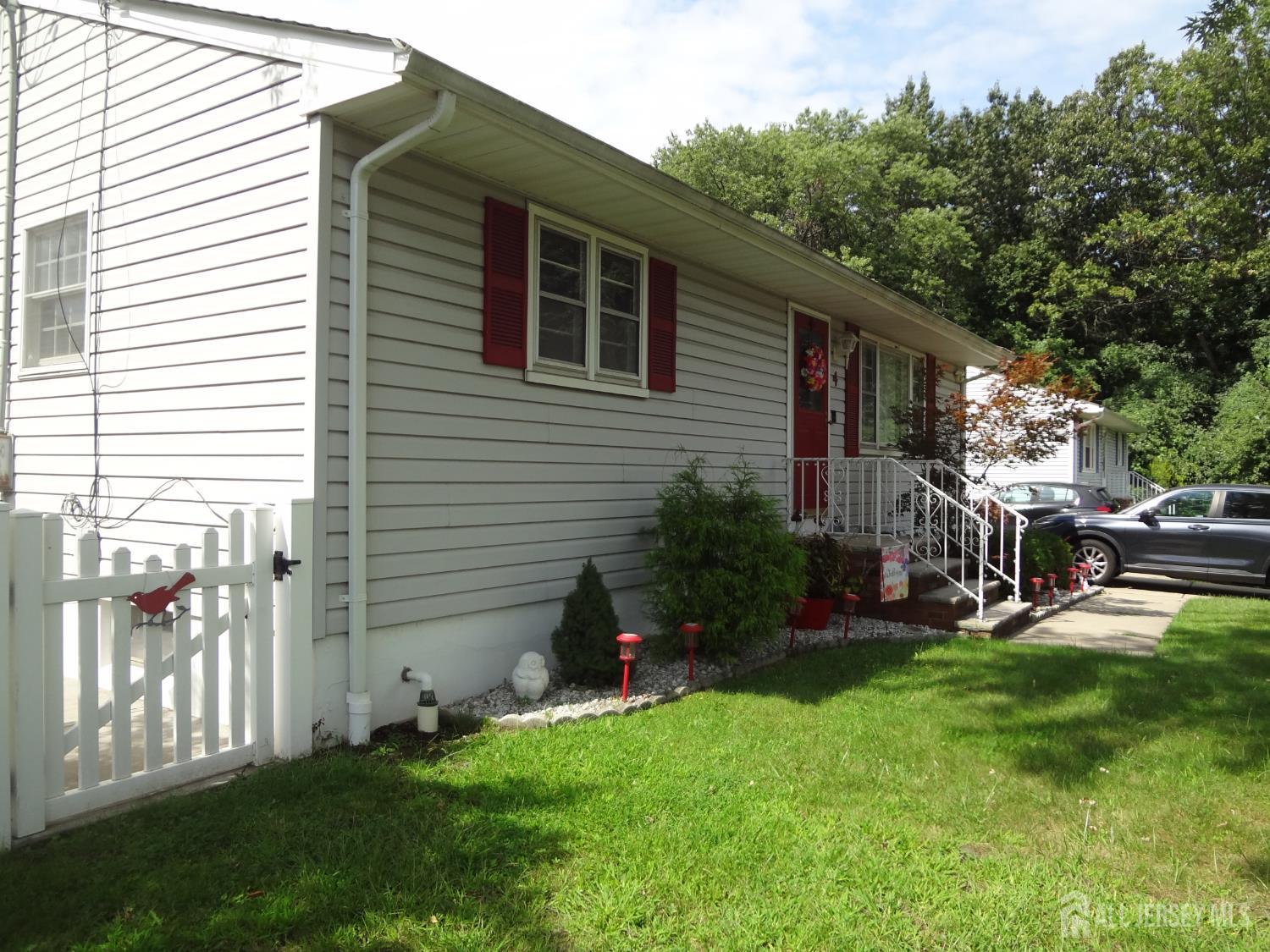 4 Wilbur Terrace Sayreville NJ 08872