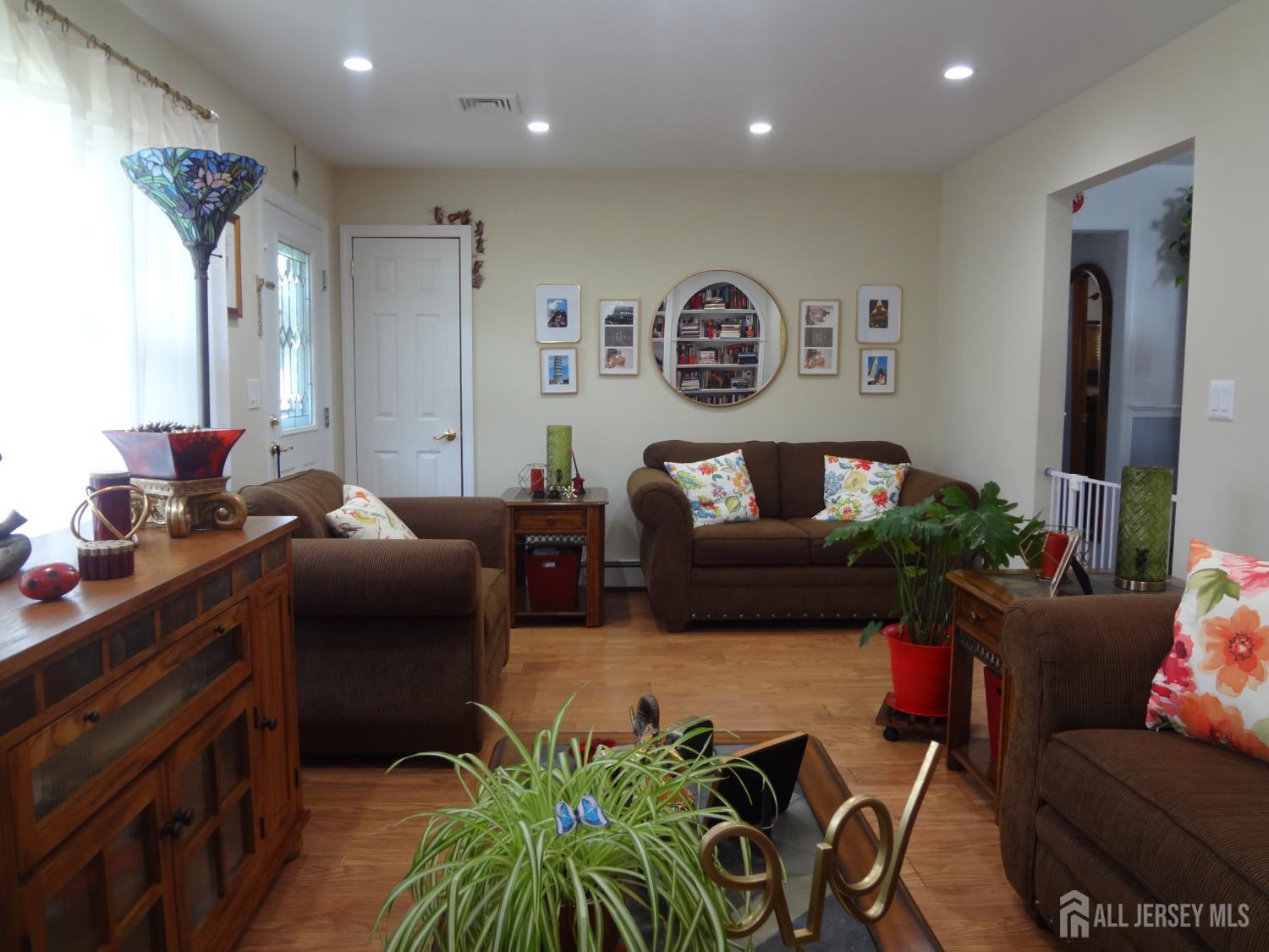 4 Wilbur Terrace Sayreville NJ 08872