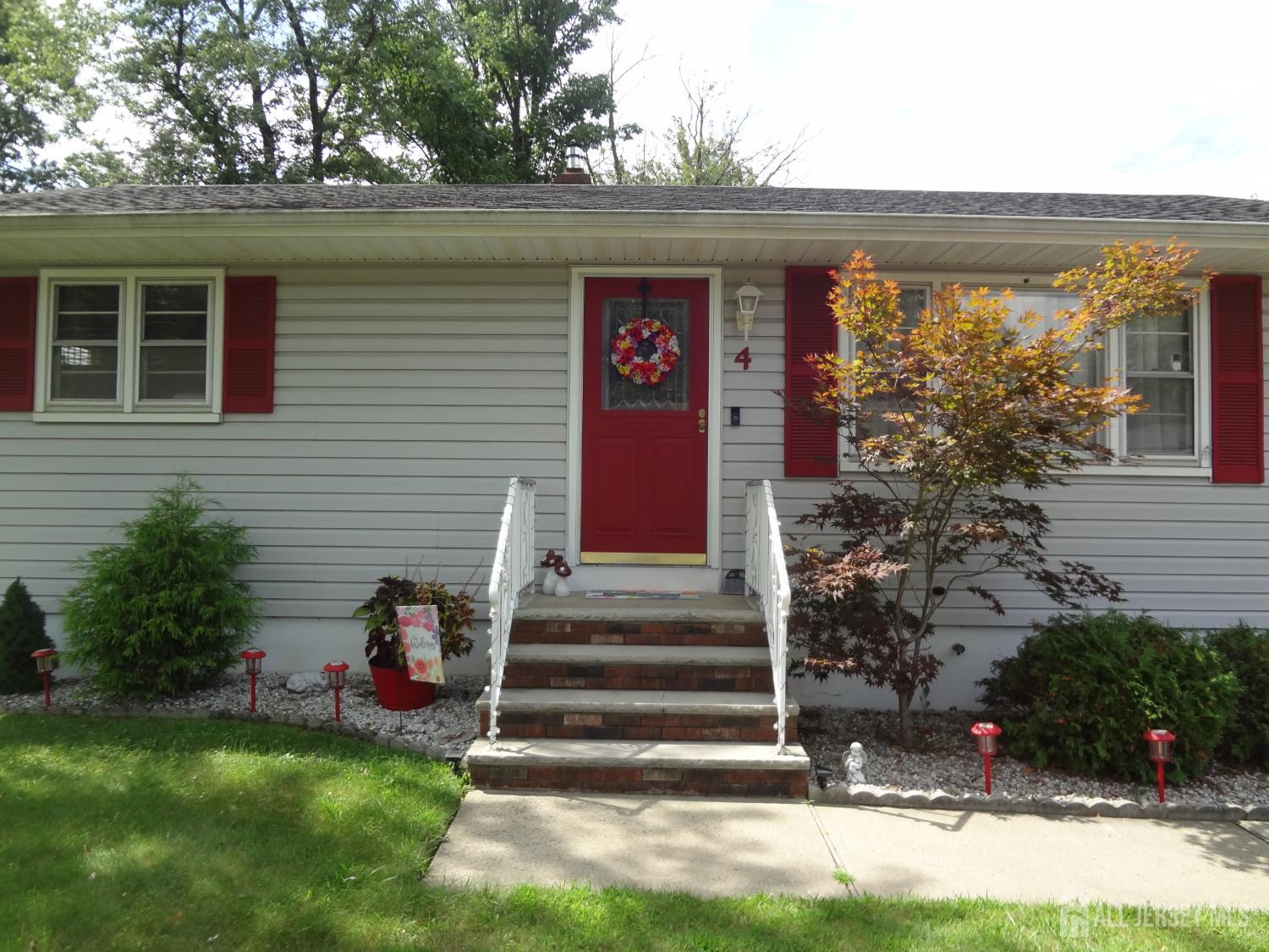 4 Wilbur Terrace Sayreville NJ 08872
