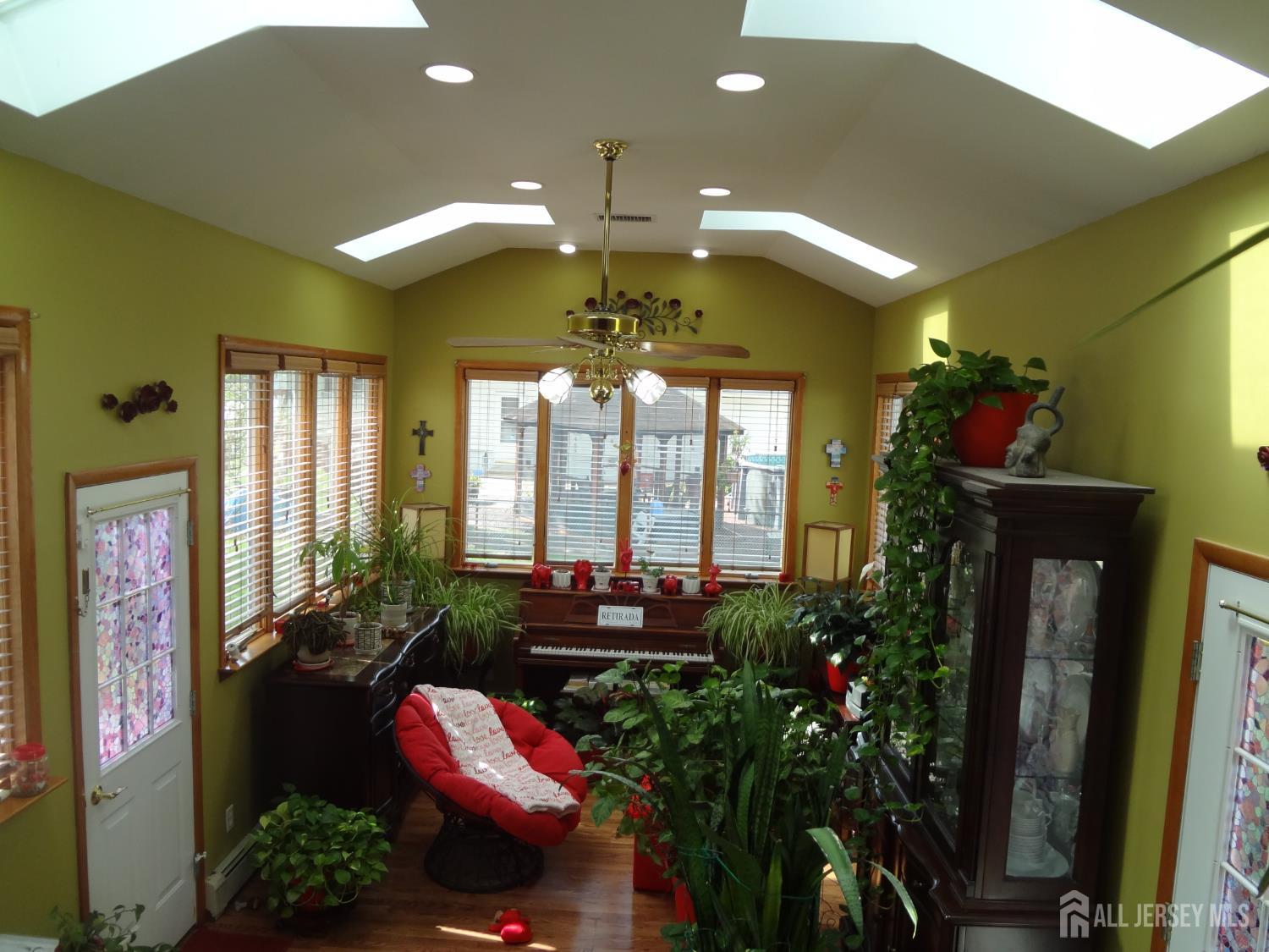 4 Wilbur Terrace Sayreville NJ 08872