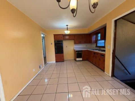124 Chestnut Street Avenel NJ 07001