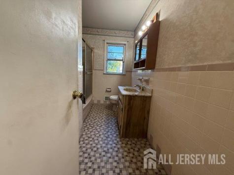124 Chestnut Street Avenel NJ 07001