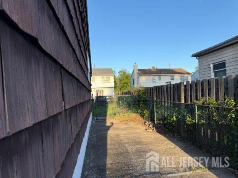 124 Chestnut Street Avenel NJ 07001