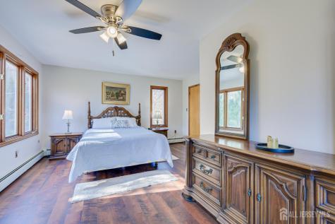 16 Skytop Road Lebanon Twp NJ 07853