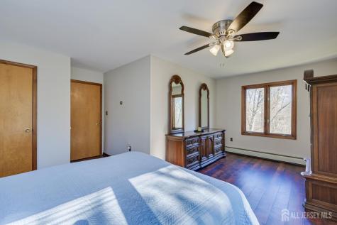 16 Skytop Road Lebanon Twp NJ 07853