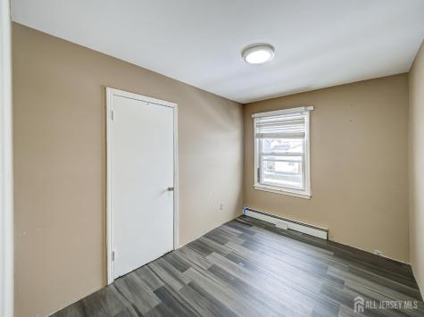 42 Mercer Street Carteret NJ 07008