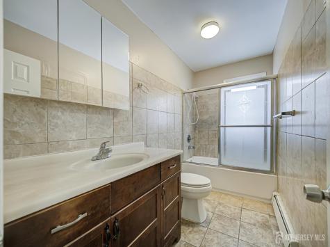 42 Mercer Street Carteret NJ 07008