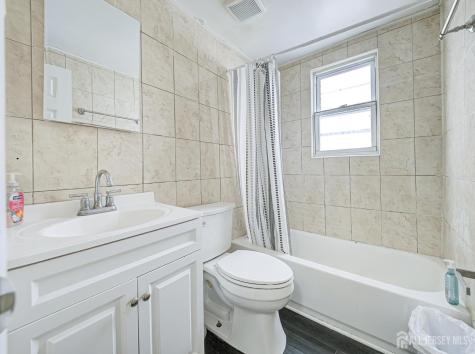 42 Mercer Street Carteret NJ 07008