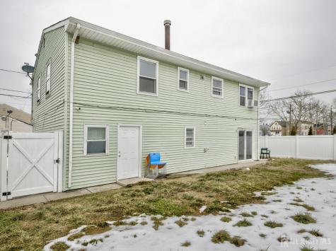 42 Mercer Street Carteret NJ 07008