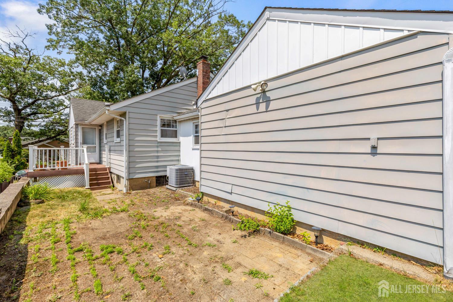44 Garfield Place Sayreville NJ 08859