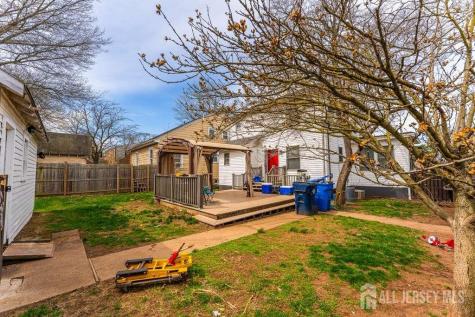 902 Lee Avenue North Brunswick NJ 08902