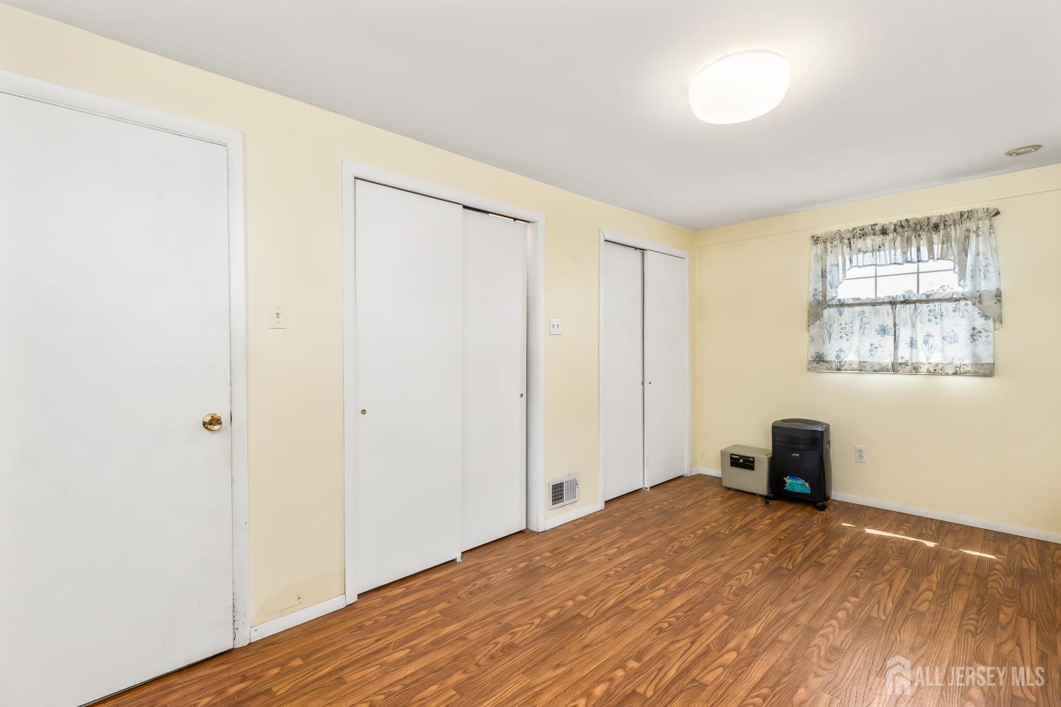 44 Garfield Place Sayreville NJ 08859