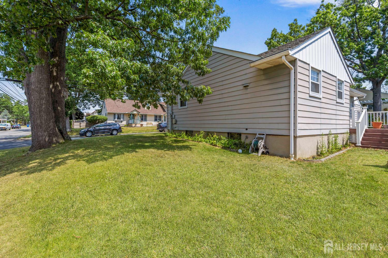 44 Garfield Place Sayreville NJ 08859