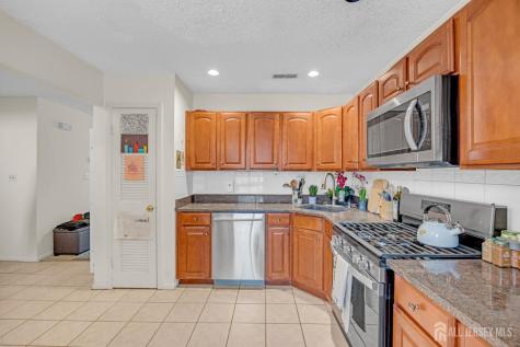 89 Park Gate Drive Edison NJ 08820