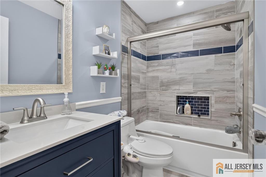1914 Bayhead Drive Parlin NJ 08859