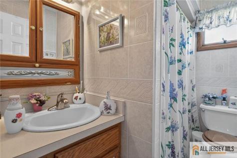 7 W James Place Iselin NJ 08830