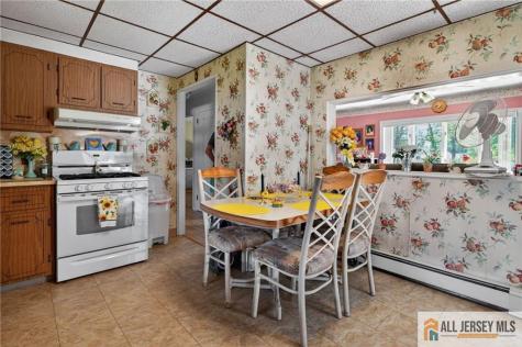 7 W James Place Iselin NJ 08830