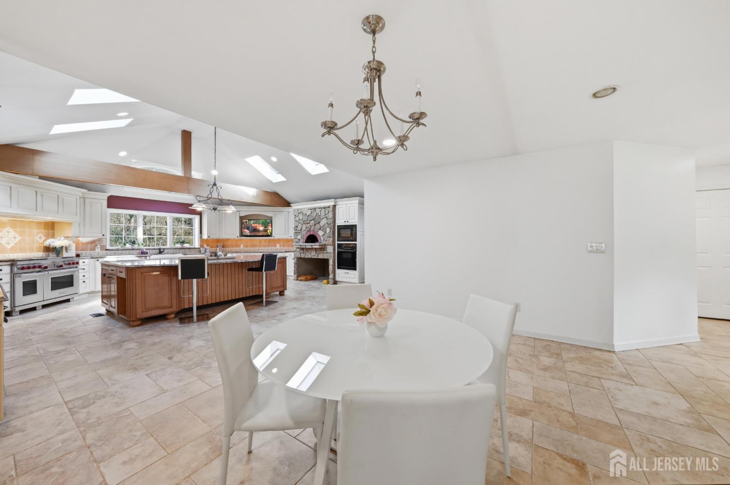 7 Monroe Place Cranbury NJ 08512