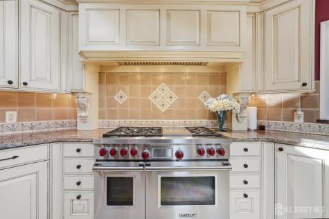 7 Monroe Place Cranbury NJ 08512